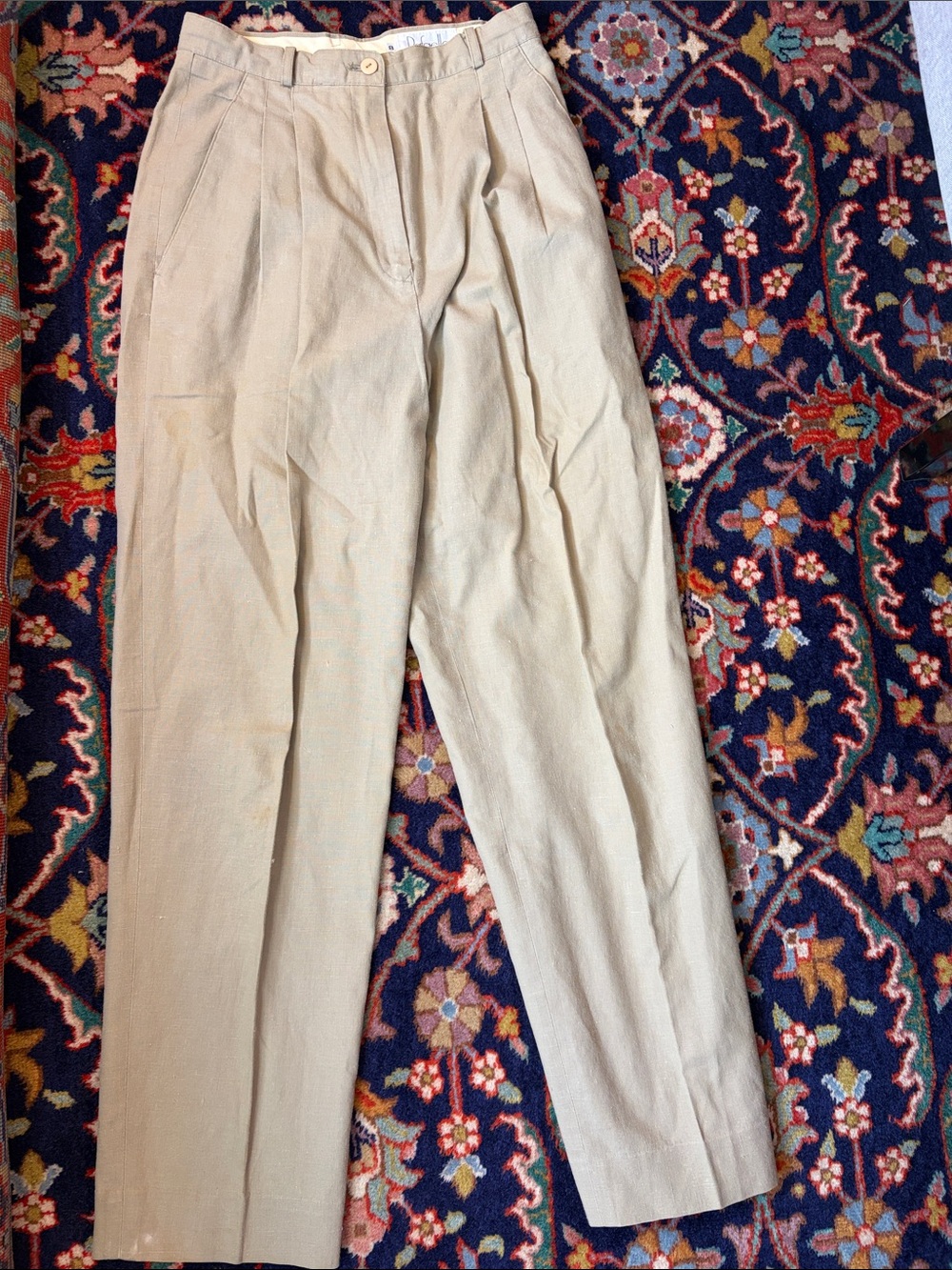 Women’s Vintage Pleated Cotton Blend Trousers in Beige